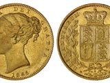 une pièce souveraine en or surmontée d'une couronne