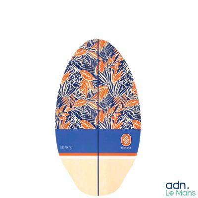 une photo d'une planche de surf ornée d'un motif orange et bleu