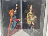 Les deux livres sont ouverts et laissent apparaître le portrait d'une femme et d'un homme