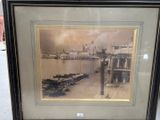 une vieille photo d'une photo représentant un port avec des bateaux