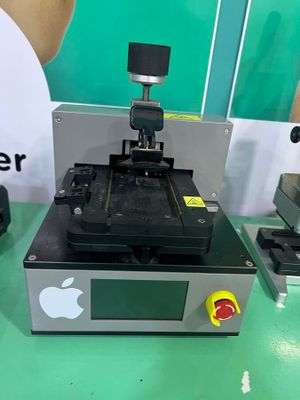 l'image d'une machine posée sur une table