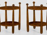 paire de tables d'appoint en bois aux pieds tournés, sur fond blanc