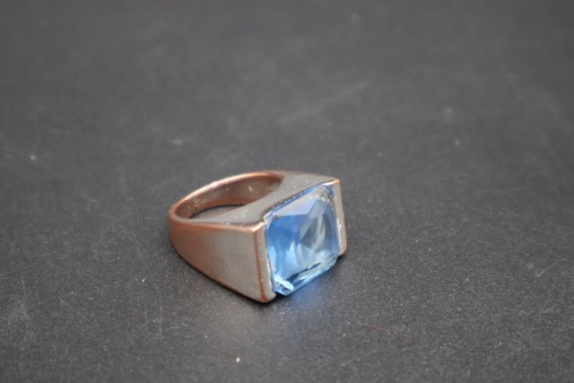 Grosse bague en métal, pierre fantaisie