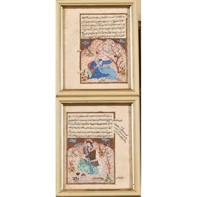 deux tableaux encadrés représentant un homme et une femme assis sur un canapé