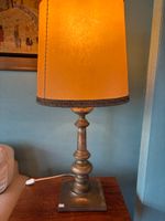 Paire de lampes en alliage avec leurs abats-jour. (photo 2)