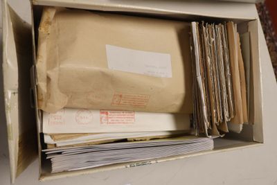 1 boite avec empreintes de machines à affranchir (EMA)thème …