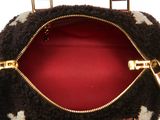 an image of a purse with a zipper on it