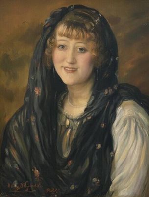 portrait d'une jeune femme portant un châle noir