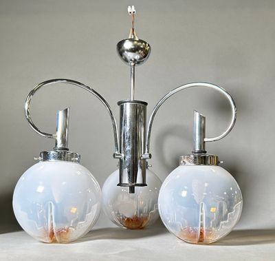 two lamps that are sitting next to each other