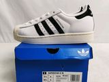 Chaussures adidas Superstar blanches et noires pour homme, pointure 9 5 5 5 5 5 5 5 5 5 5 5