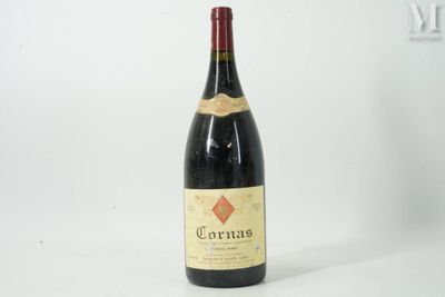 l'image d'une bouteille de vin posée sur une table