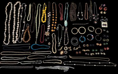 Fort lot de bijoux fantaisies comprenant: