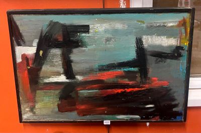 un tableau accroché au mur
