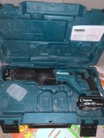 Scie sabre de marque MAKITA, sans fil, dans son boîtier avec…