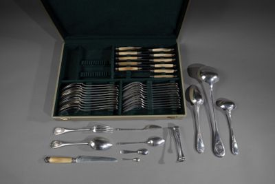 Ensemble de douze couverts de table en argent modèle uniplat… - Photo 1