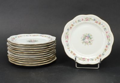 a stack of plates that are sitting on a table