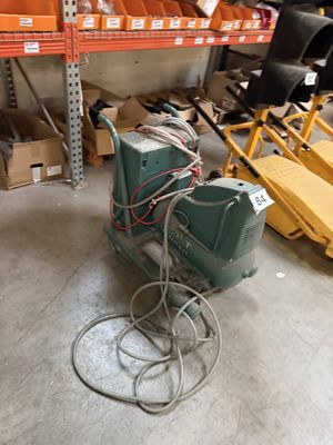 a machine that is sitting in the middle of a room