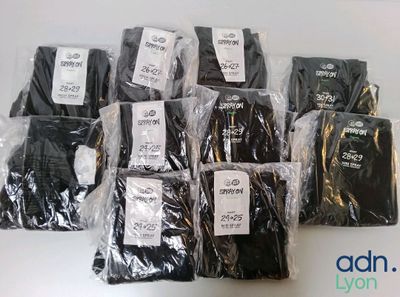 Lot de 10 jeans - CHEAP MONDAY - SPRAY ON - Tailles 24-25/26…