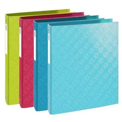 un lot de quatre classeurs de couleurs différentes