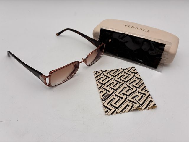 VERSACE – Paire de lunettes de vue (avec correction), avec 2 chif...