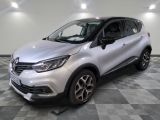 le nouveau renault c - cross suv est garé dans un showroom