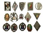 de nombreux types de badges différents sur fond blanc
