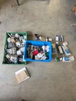 Petit lot de fournitures pour l'électricité comprenant disjo…
