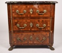 Petite commode en placage de palissandre marqueté, ouvrant p… (photo 3)