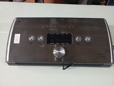 a radio that is sitting on top of a table