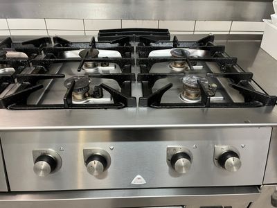 plaque de cuisson en acier inoxydable à quatre feux et quatre feux