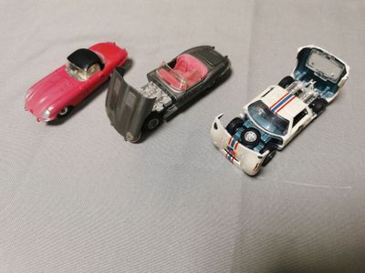 DINKY TOYS GB JAGUAR Type E rouge toit noir, Réf. 120.