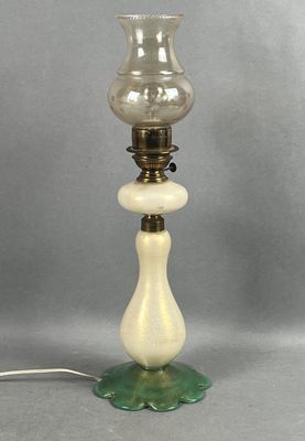 Ancienne lampe à pétrole, électrifiée et transformée en lamp…