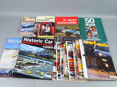 un grand nombre de livres posés sur une table