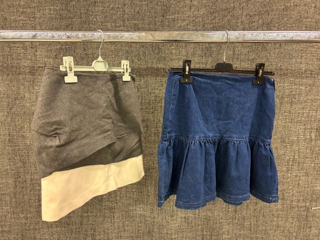 MAJE – Lot de deux jupes. Taille : 40 et 38