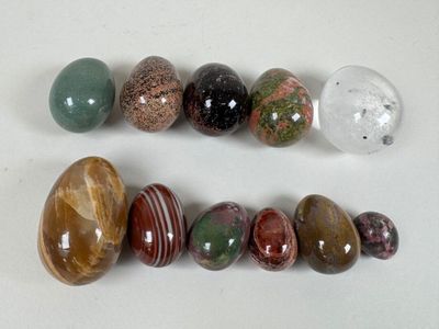 Collection de 11 œufs en unakite, quartz, agate, etc... - Photo 1