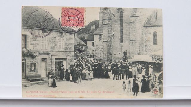 Lupersat Place de l’Église le jour de la Fête. Le Jeu du Mât de C...