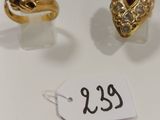deux bagues en or et une bague sertie d'un rubis