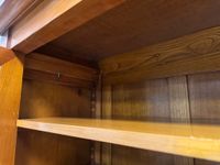 Vitrine-bibliothèque à deux portes. (photo 3)