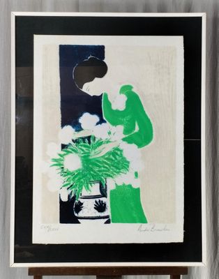 tableau représentant une femme tenant un vase de fleurs posé sur un chevalet