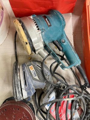 Deux ponceuses Adresse : Hôtel des ventes du Tarn, 17 Rue An…