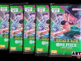 Trois paquets de cartes de jeu de cartes « One Piece » sont exposés