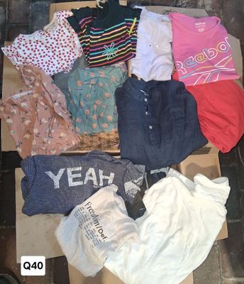 lot de 40 vetements enfantsde 3/14 ans