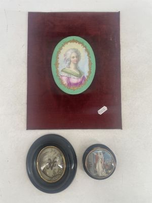 la photo d'une photo représentant une femme sur une plaque