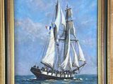 une peinture à l'huile représentant un voilier en mer par une journée ensoleillée