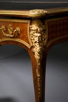 Grand bureau plat marqueté en palissandre à jeux de carrés s… (photo 2)