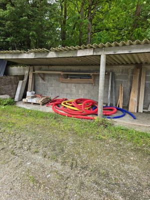 Lot de bois et gaines Adresse : RONCIN Bâtiment 3 rue de Por…