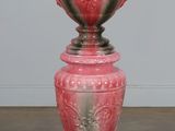 deux vases posés sur une table