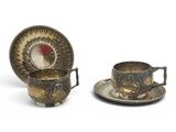 paire de tasses à thé et soucoupes anciennes en argent et or
