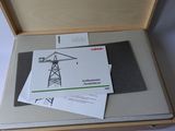 une boîte contenant une feuille de papier