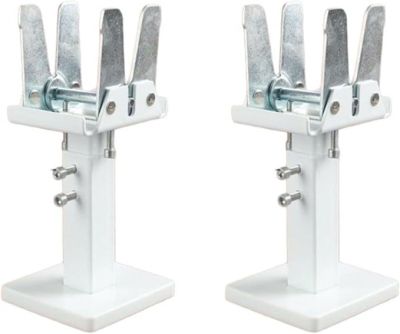 une paire de deux supports métalliques blancs sur fond blanc